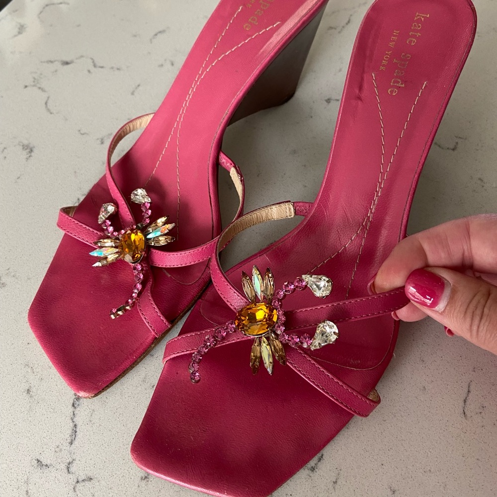 KATE SPADE Pink Sandals w/jeweled scorpions